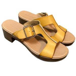 ⭐️2/$10 BareTraps Gwenney Mule Clog Heels Platform Vegan Leather Slip On Size 8